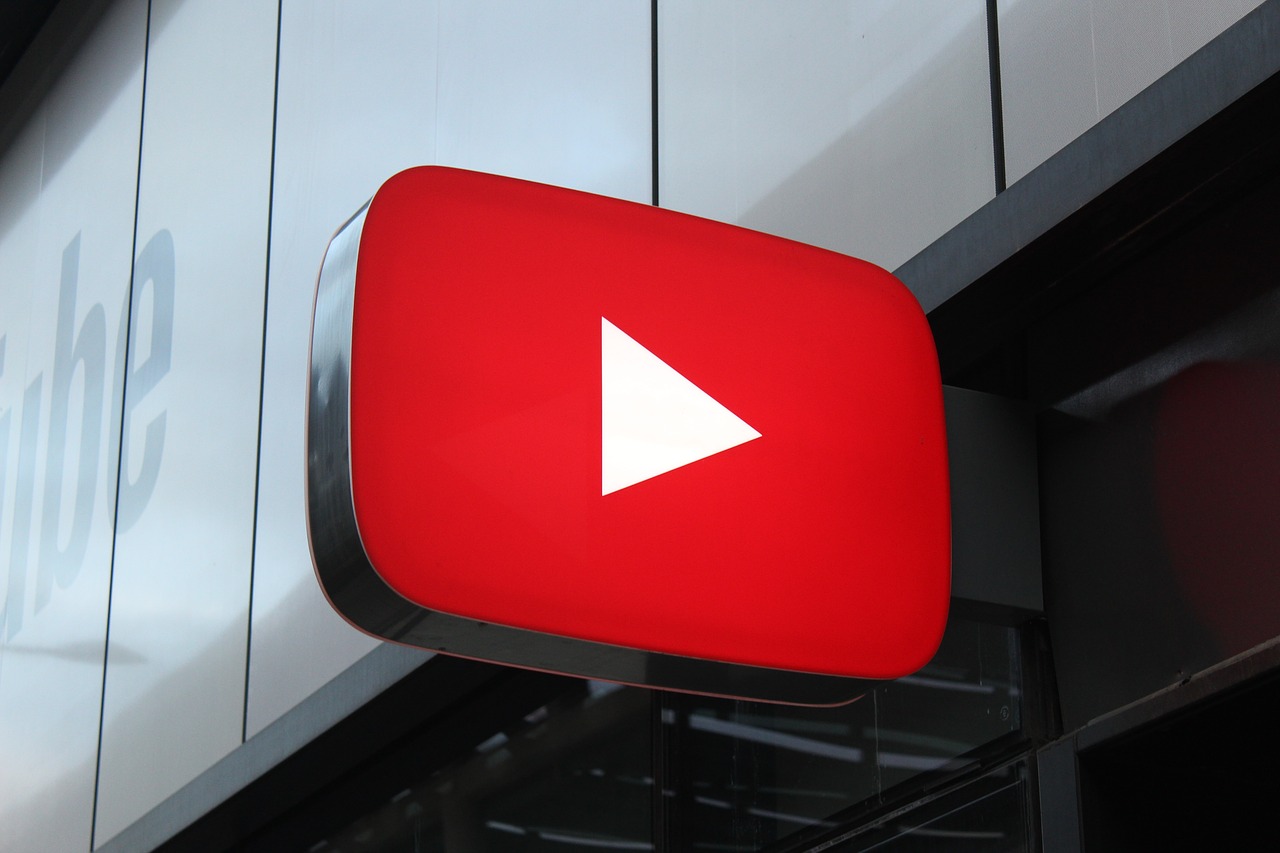 how do you make money on youtube uk forex spot trading